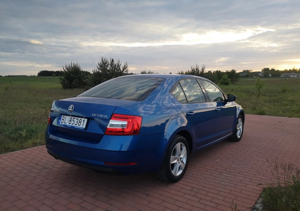 Skoda Octavia cena 43665 przebieg: 179900, rok produkcji 2017 z Łomża małe 301